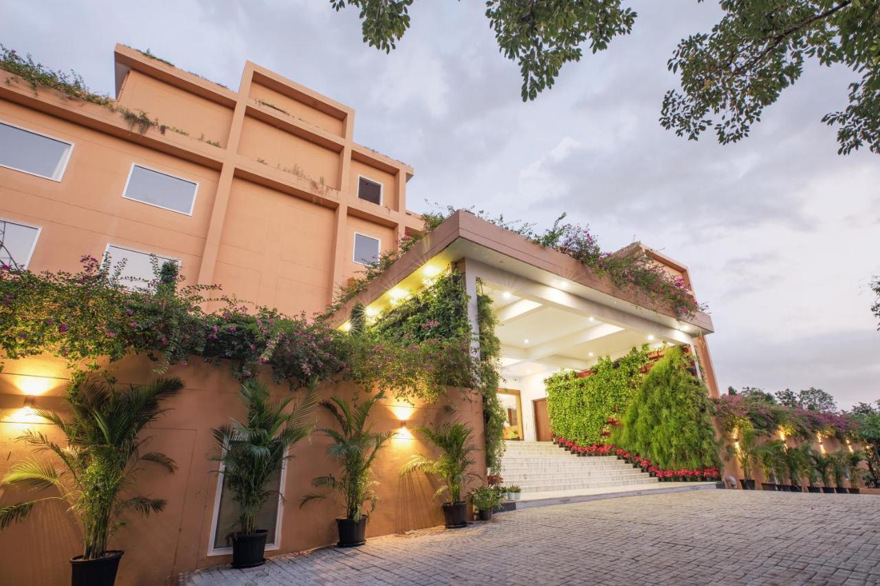 The Lalita Grand Mathura- Vrindavan Zewnętrze zdjęcie