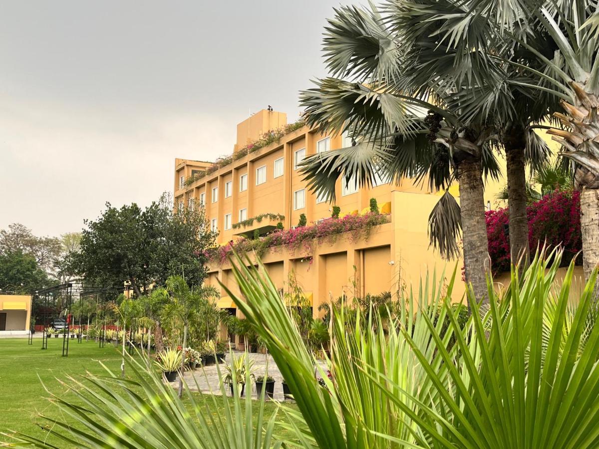 The Lalita Grand Mathura- Vrindavan Zewnętrze zdjęcie